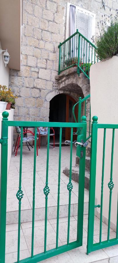 Apartment Old Stone House Lokva Rogoznica Ngoại thất bức ảnh
