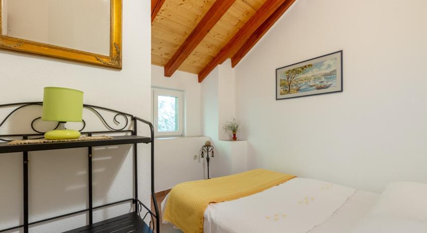 Apartment Old Stone House Lokva Rogoznica Phòng bức ảnh